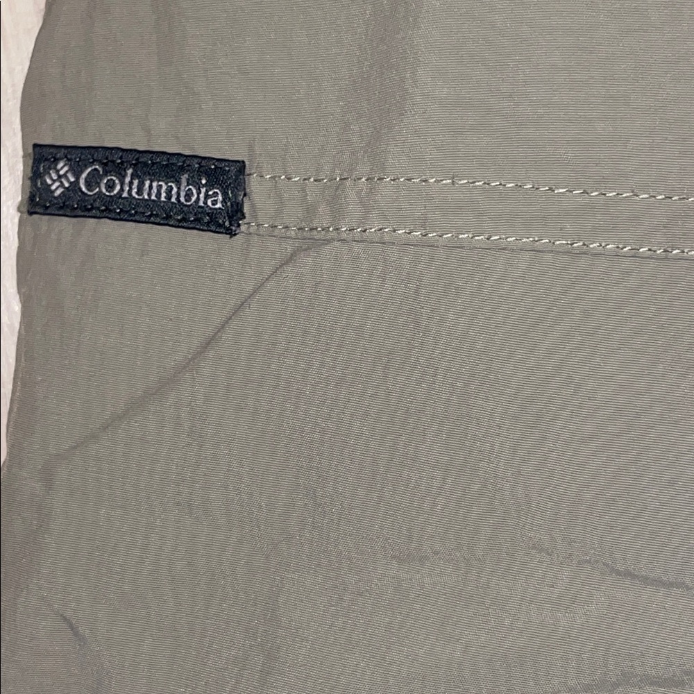 Columbia Omni Shade Wick Women's Large Olive Cargo Shorts with Utility Pockets - Picture 5 of 7